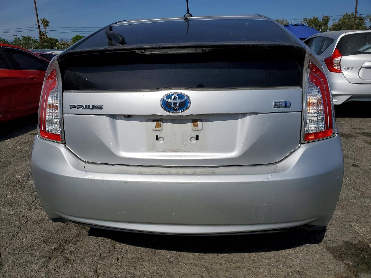 2013 Toyota Prius Three Silver vin: JTDKN3DU2D1679472