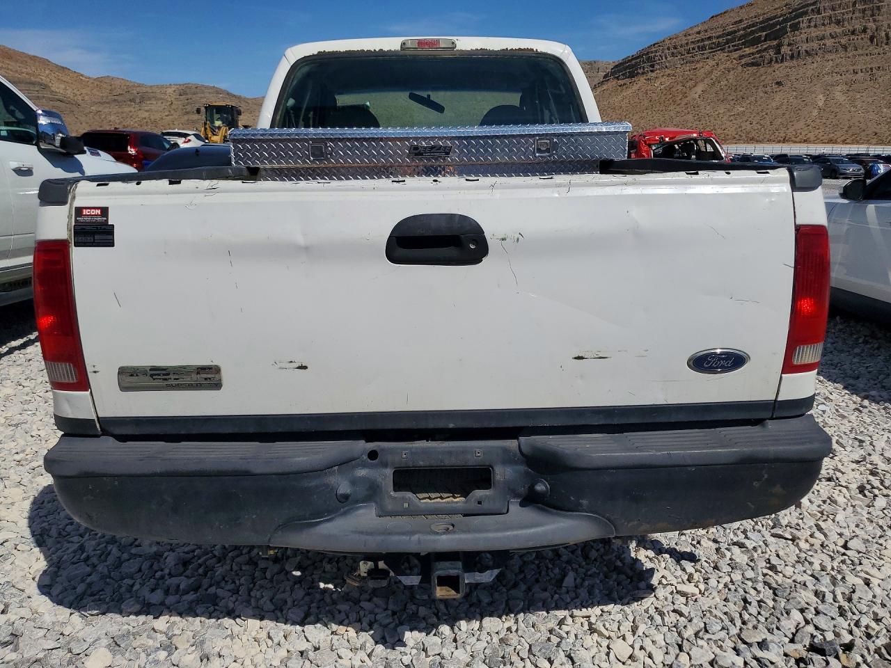 2006 Ford F250 Super Duty White vin: 1FTSX21536EC43047