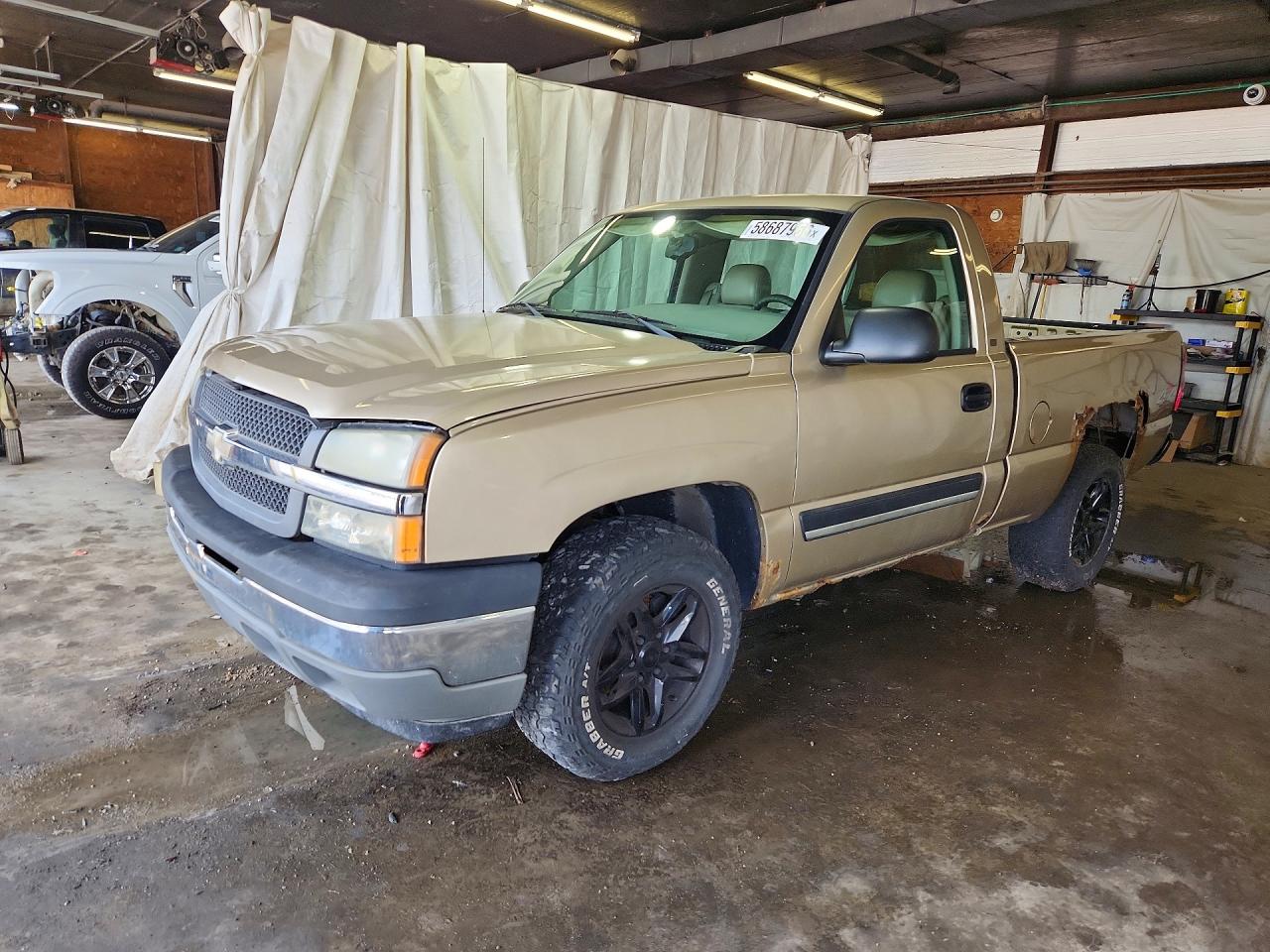 2005 Chevrolet Silverado K1500 Золотой vin: 1GCEK14T85Z127561