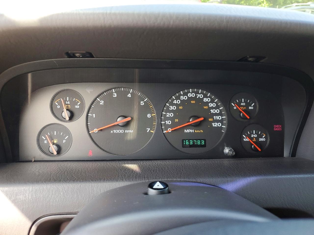 2001 Jeep Grand Cherokee Laredo Серебряный vin: 1J4GW48S01C727840