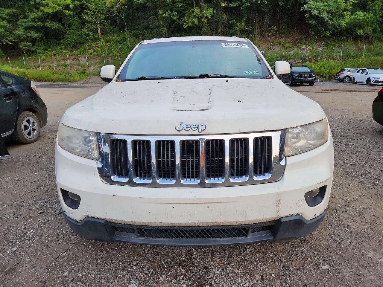 2011 Jeep Grand Cherokee Laredo White vin: 1J4RR4GG3BC576295