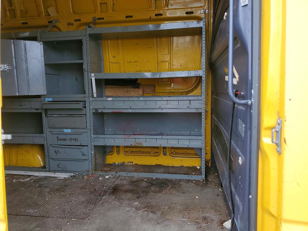 2011 Mercedes-benz Sprinter 2500 Yellow vin: WD3PE7CC9B5584817