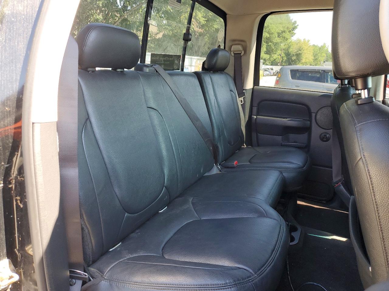2004 Dodge Ram 1500 St Black vin: 1D7HU18D24S583076