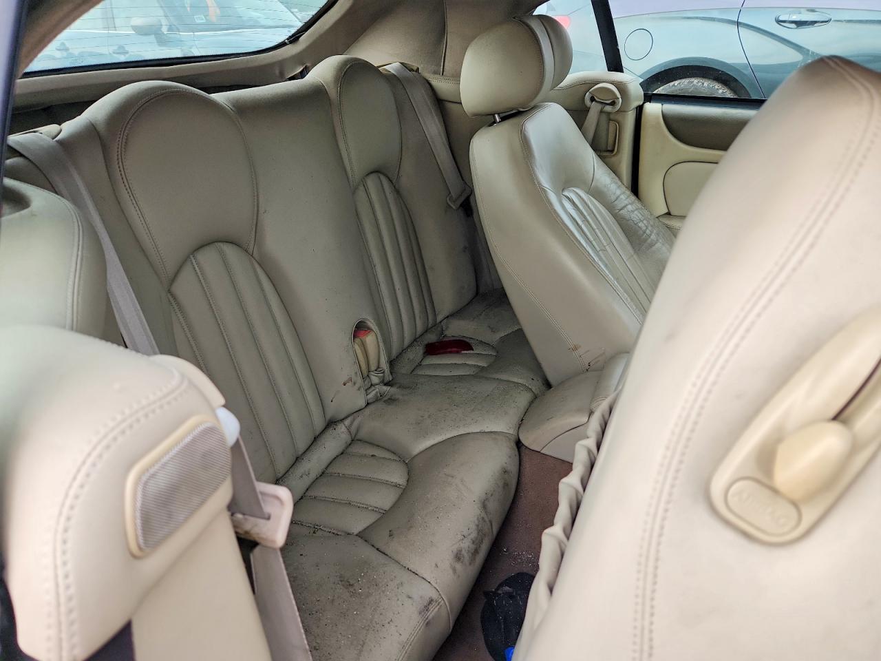 2001 Jaguar Xk8 Silver vin: SAJDA42C61NA20162