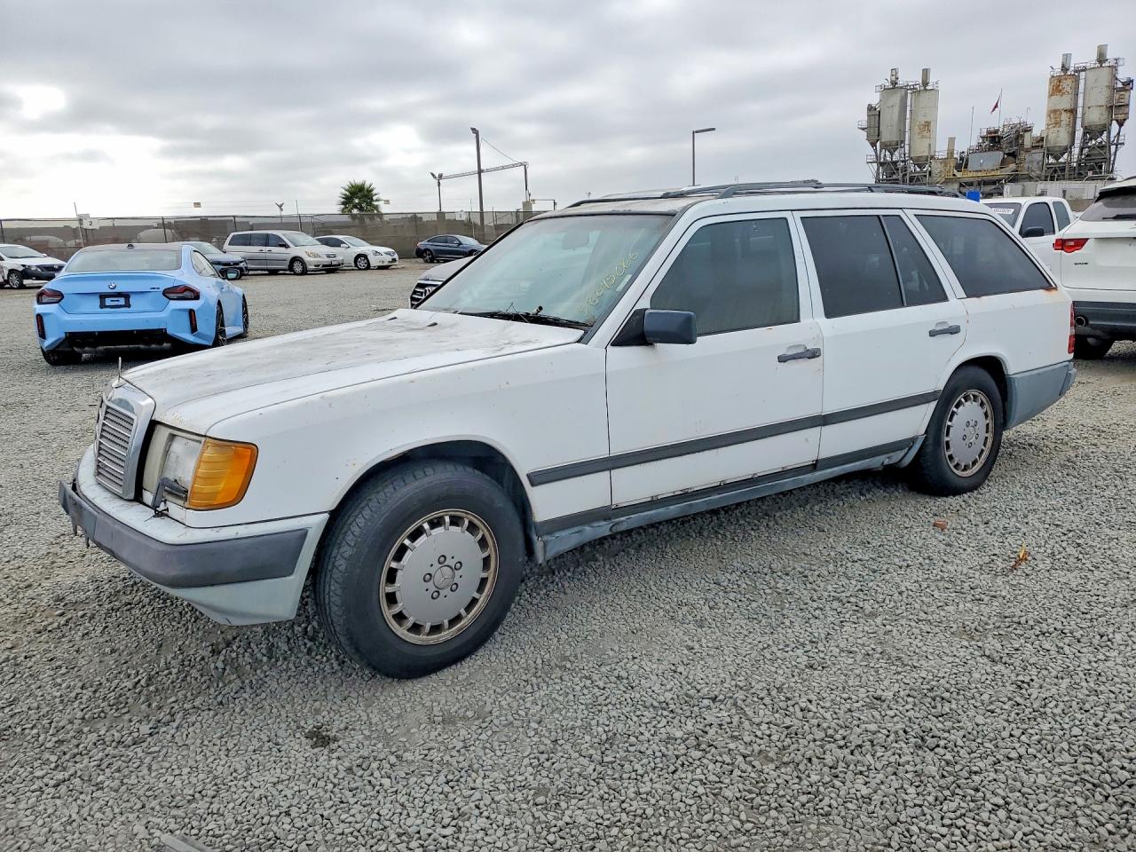 1987 Mercedes-benz 300 Tdt White vin: WDBEB93D0HF040489