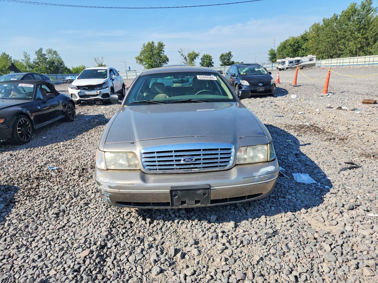 2004 Ford Crown Victoria Lx Beige vin: 2FAFP74W74X124373
