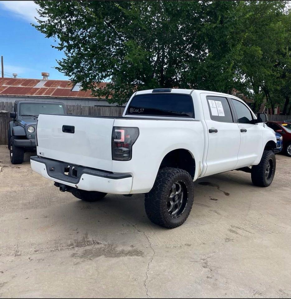 2010 Toyota Tundra Crewmax Sr5 White vin: 5TFEY5F12AX089591