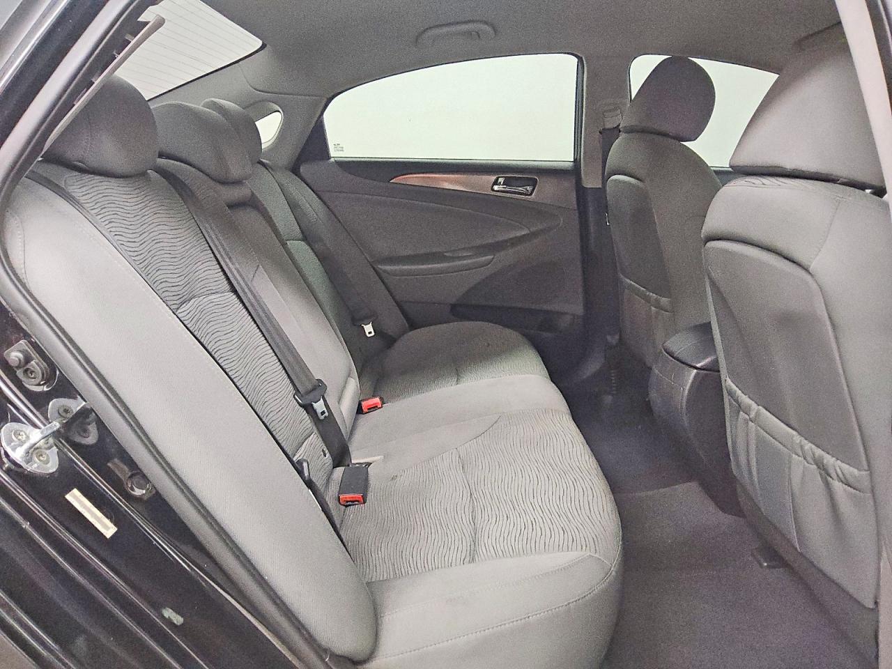 2015 Hyundai Sonata Hybrid Base Black vin: KMHEC4A48FA134792