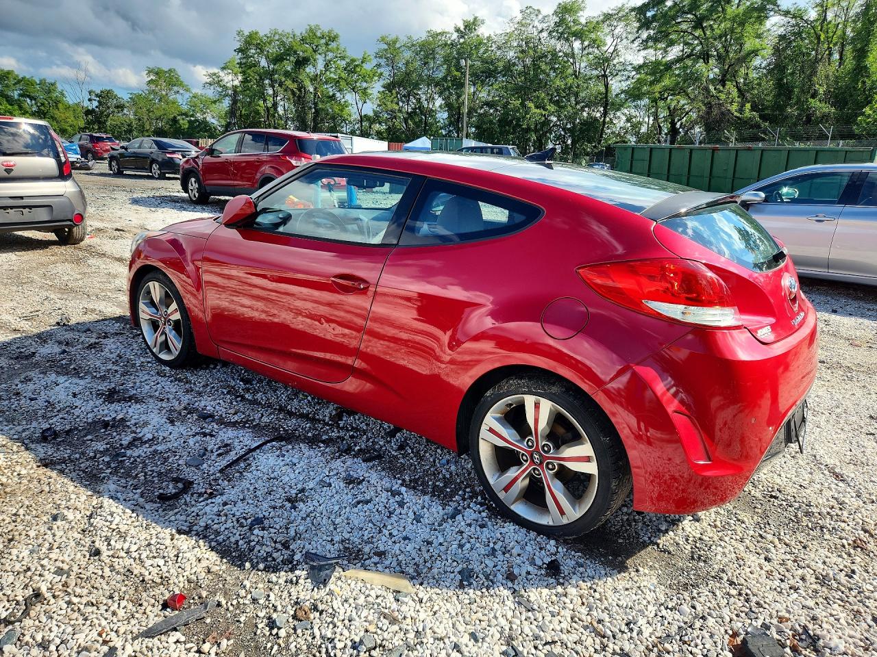 2013 Hyundai Veloster Base Red vin: KMHTC6AD4DU140040