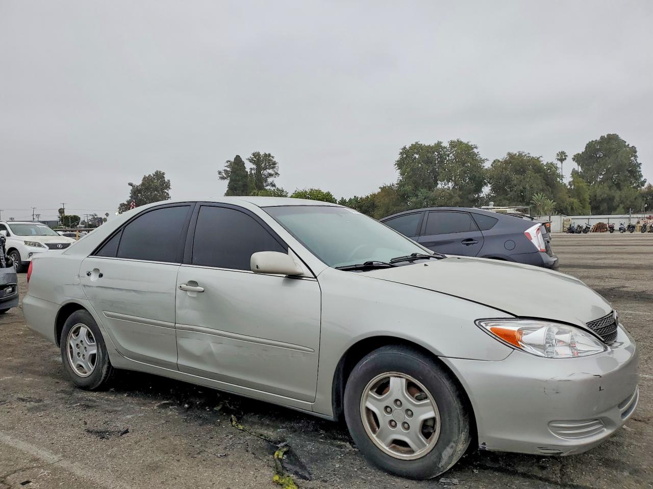 2002 Toyota Camry Le V6 Silver vin: 4T1BF30K32U001399