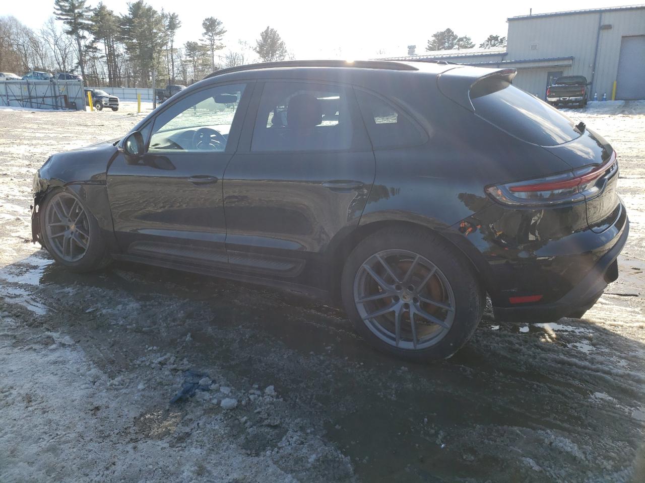 2024 Porsche Macan Base Черный vin: WP1AA2A53RLB09375