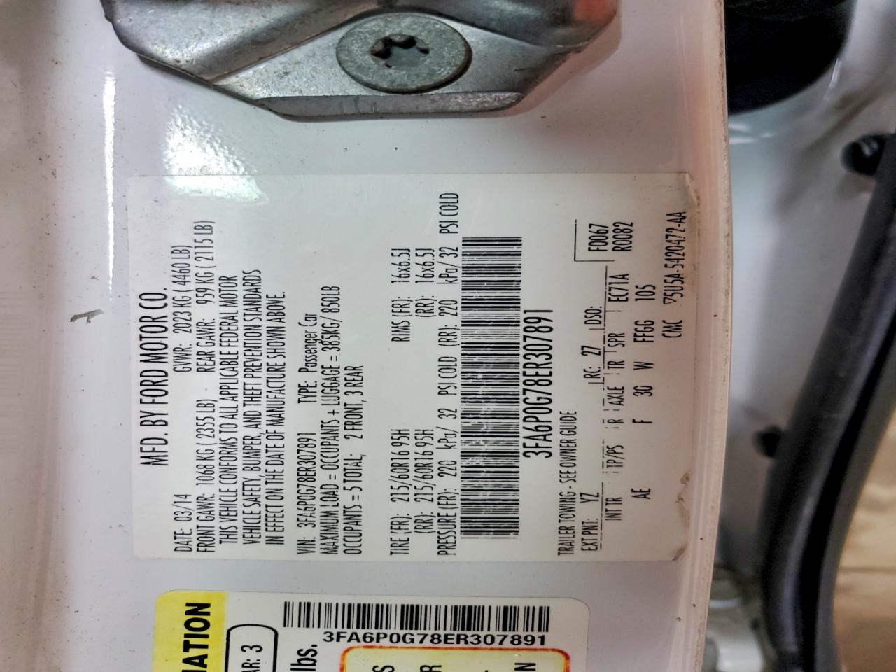 2014 Ford Fusion S White vin: 3FA6P0G78ER307891