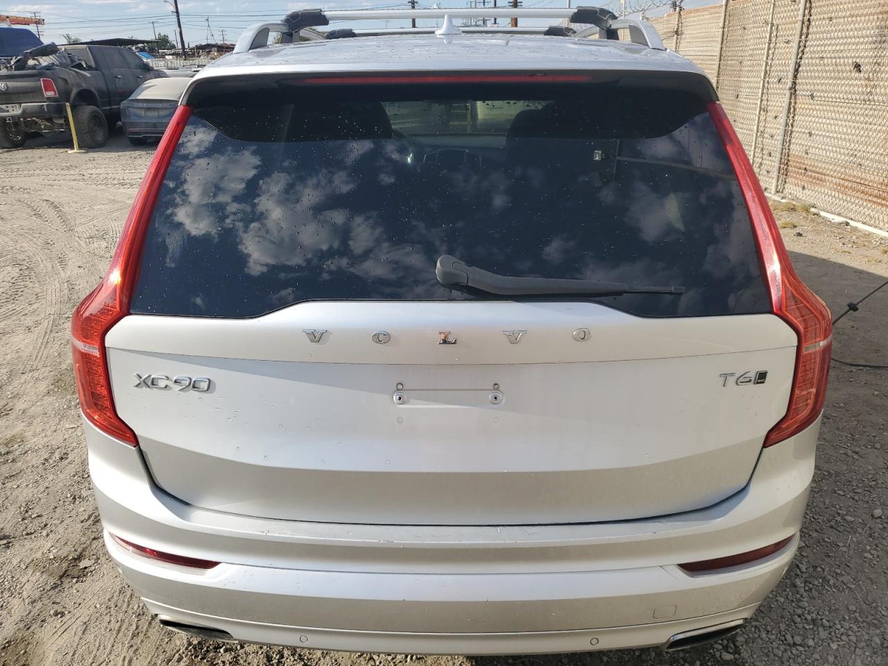 2018 Volvo Xc90 T6 Серебряный vin: YV4A22PK5J1202021