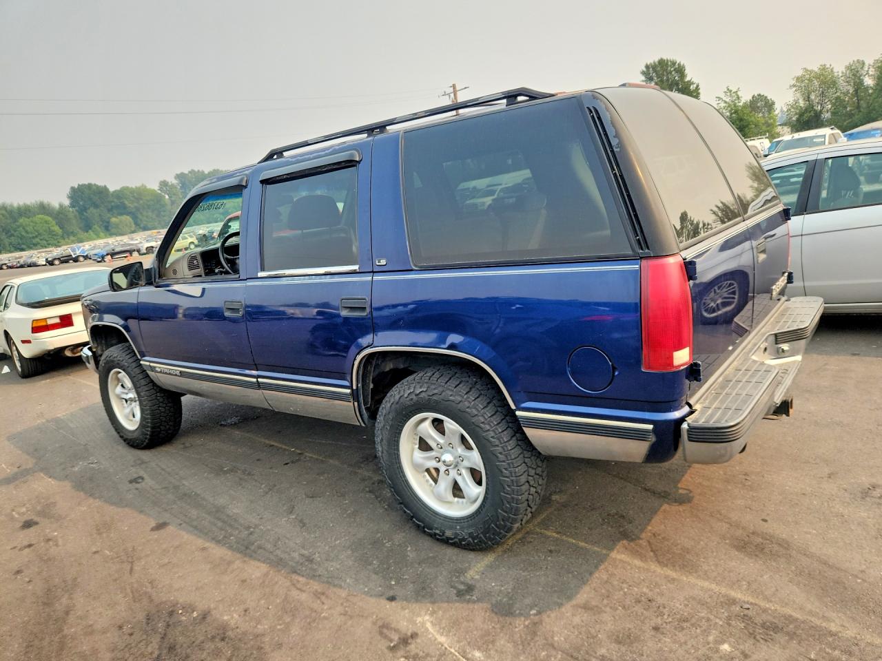 1999 Chevrolet Tahoe K1500 Blue vin: 1GNEK13R4XJ535098
