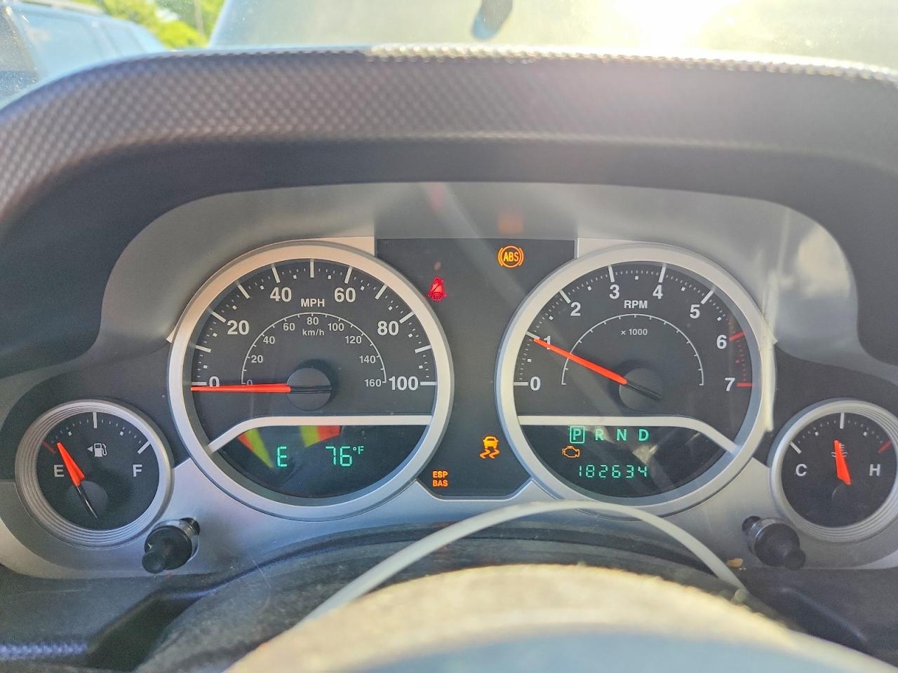 2009 Jeep Wrangler Unlimited Sahara Green vin: 1J4GA59199L733965
