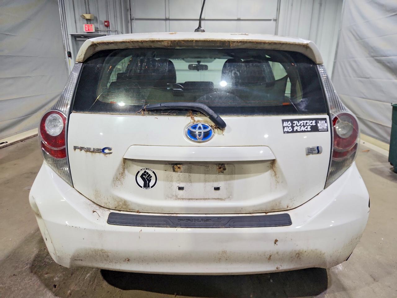 2012 Toyota Prius C Three White vin: JTDKDTB36C1519168