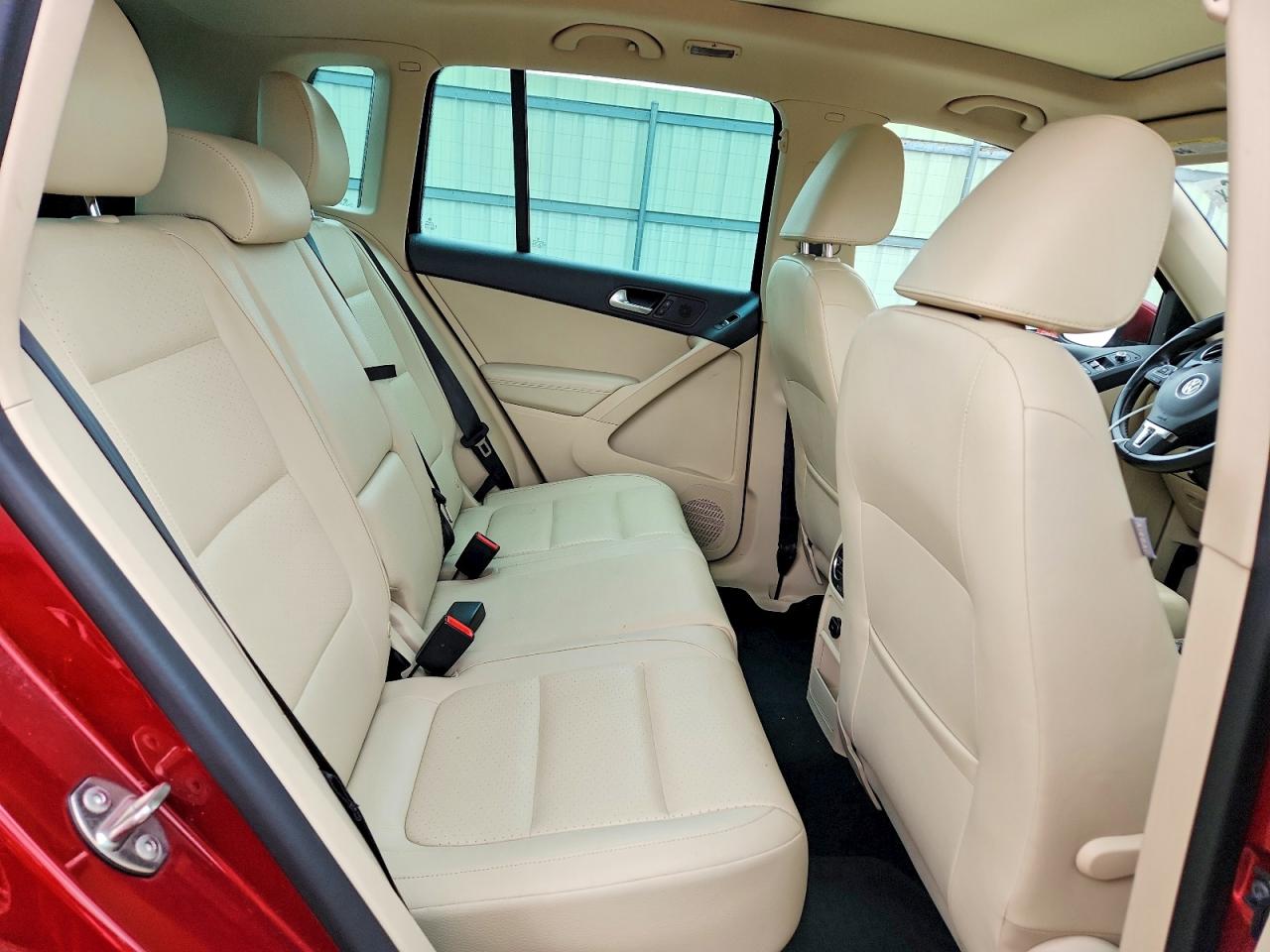 2015 Volkswagen Tiguan S Red vin: WVGBV7AX4FW098949