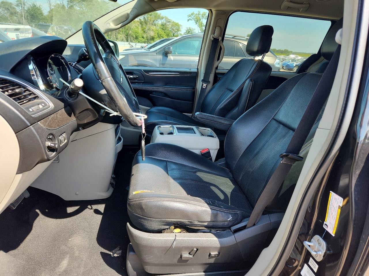 2012 Chrysler Town & Country Touring Red vin: 2C4RC1BG1CR410718