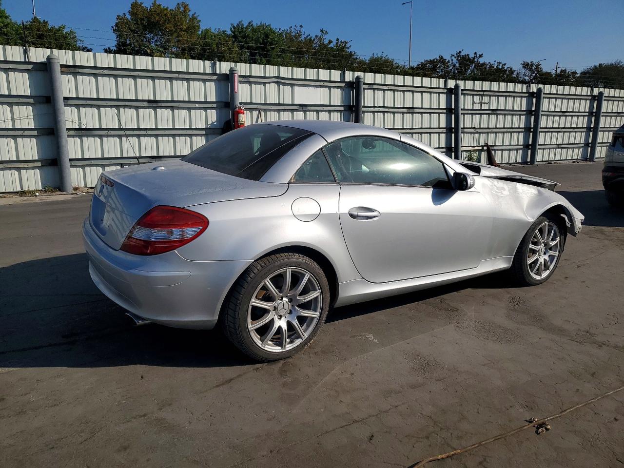 2007 Mercedes-benz Slk 350 Silver vin: WDBWK56F07F142125