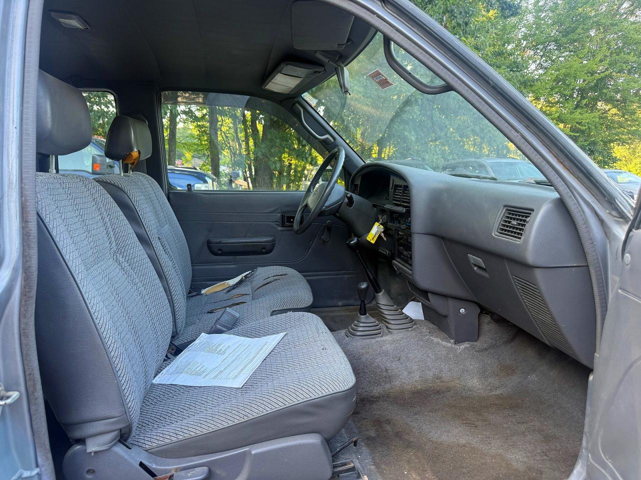 1993 Toyota Pickup Deluxe Gray vin: 4TARN13P1PZ149493
