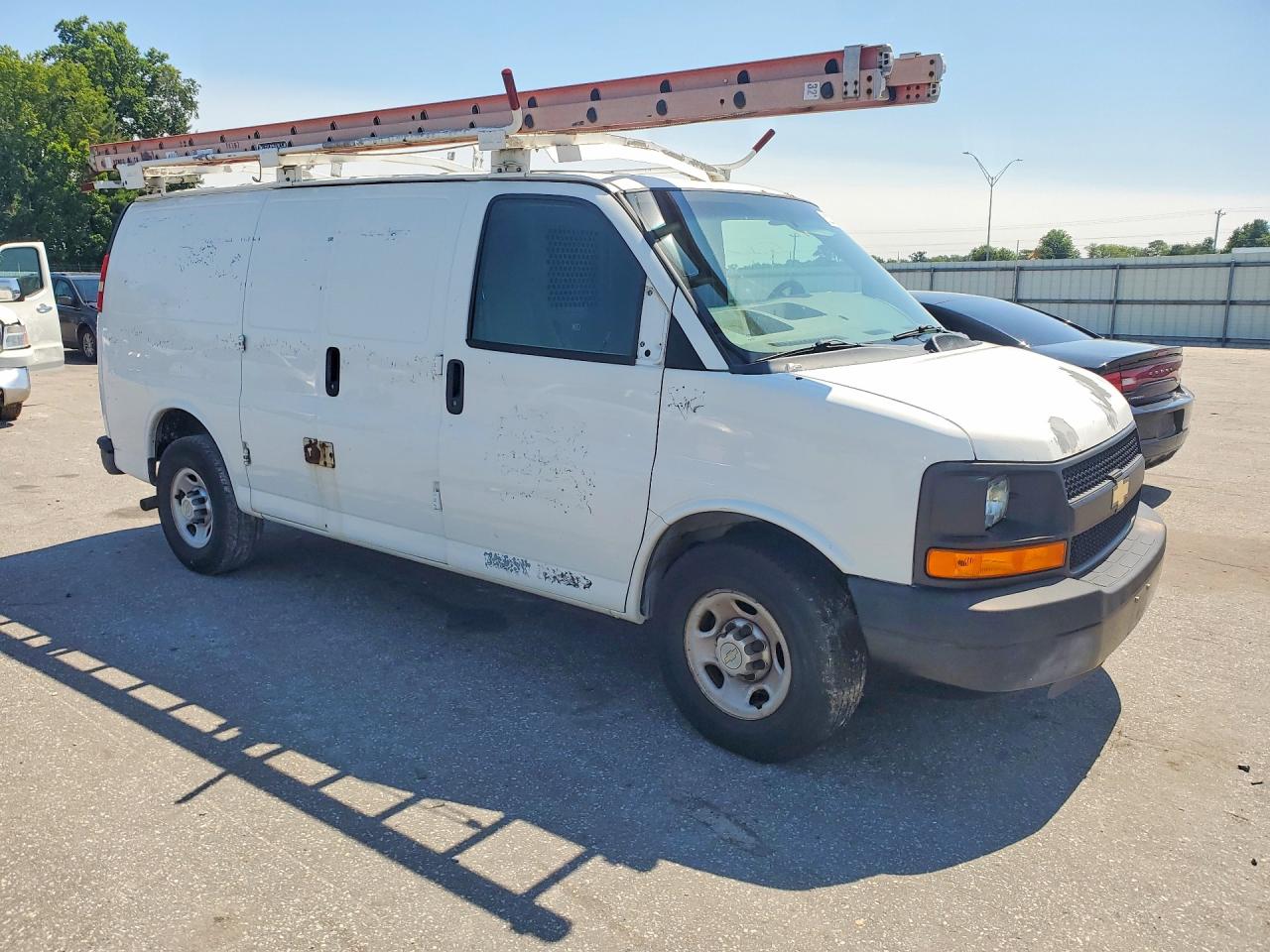 2011 Chevrolet Express G2500 White vin: 1GCWGFCG8B1135368