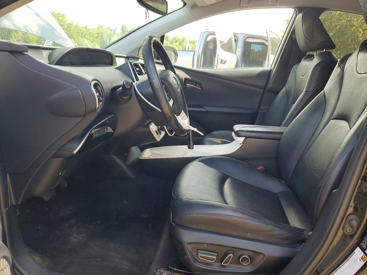 2016 Toyota Prius Four Белый vin: JTDKARFU5G3501950