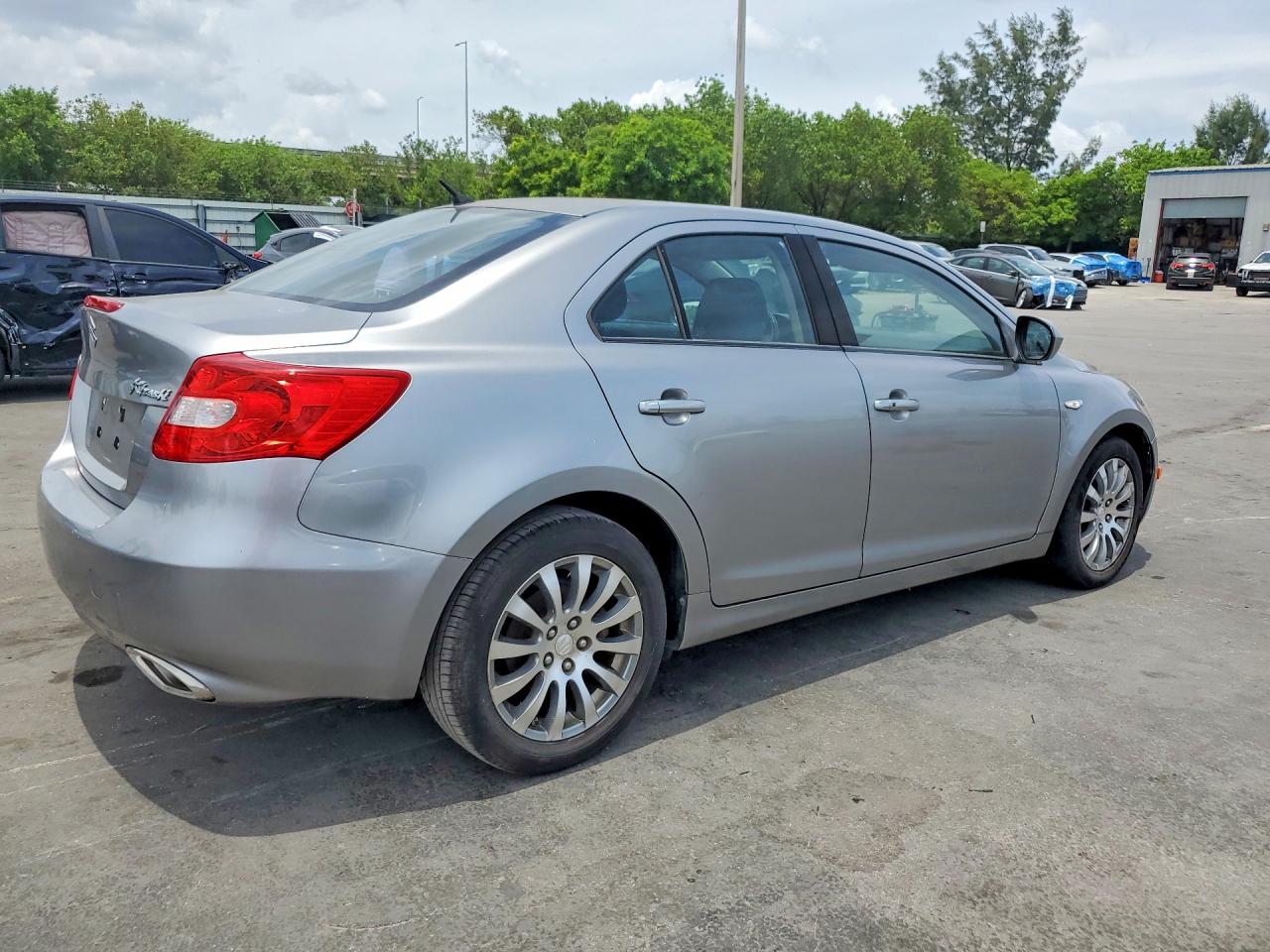 2013 Suzuki Kizashi Se Silver vin: JS2RE9A38D6100314