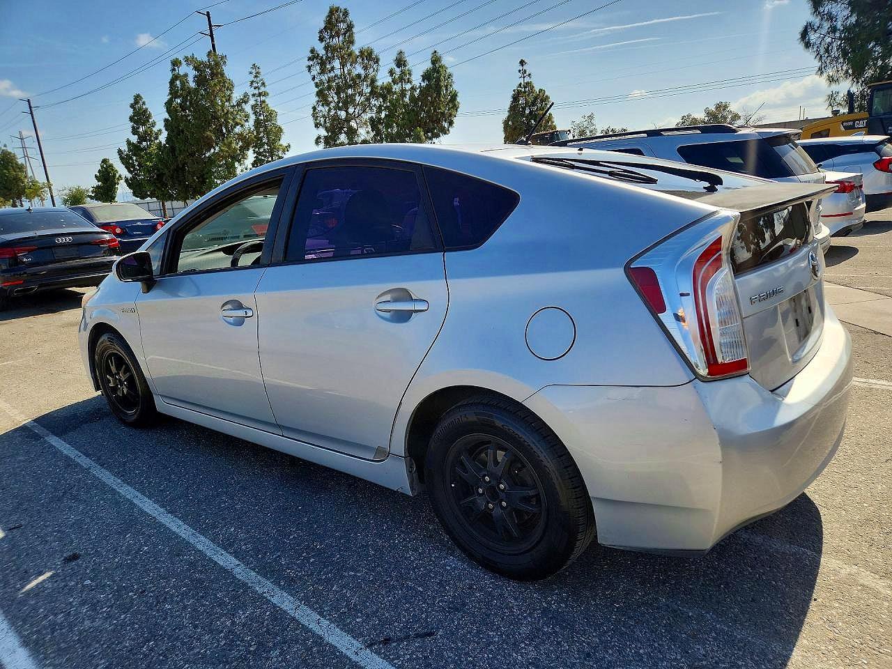 2014 Toyota Prius Two Серебряный vin: JTDKN3DU0E0378822