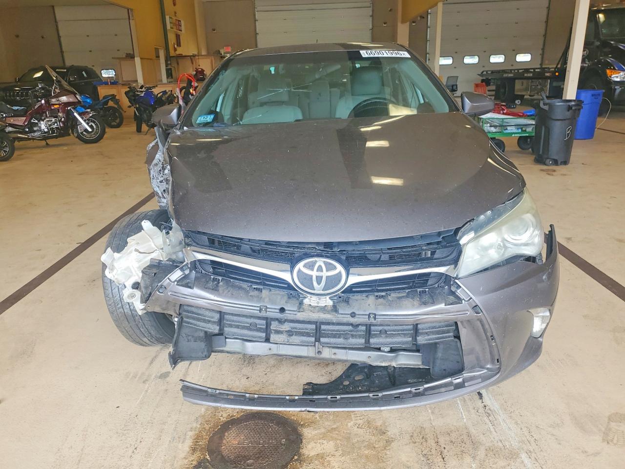 2015 Toyota Camry Le Gray vin: 4T4BF1FK0FR461787