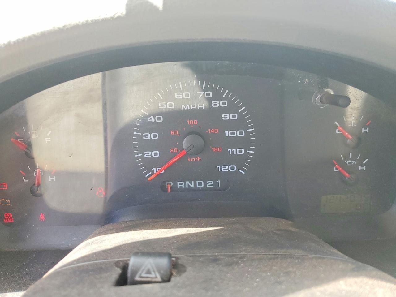 2005 Ford F150 Белый vin: 1FTRF12235NA79653
