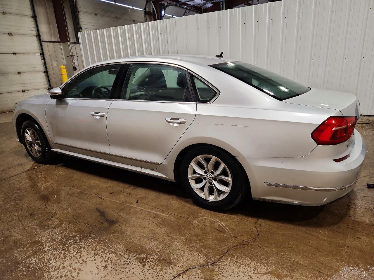 2016 Volkswagen Passat S Silver vin: 1VWAT7A31GC028456