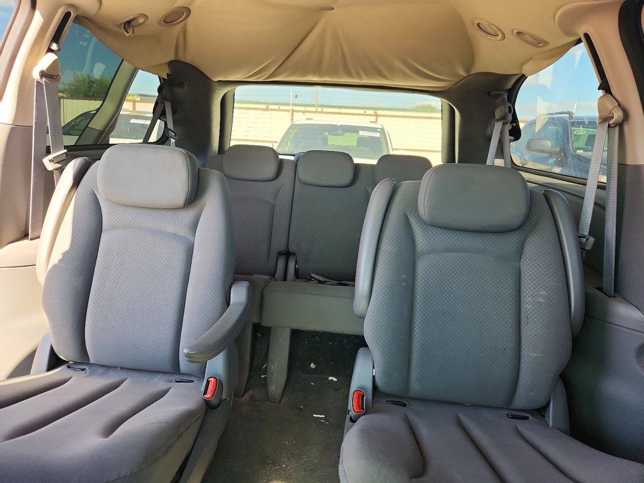 2007 Chrysler Town & Country Lx Red vin: 2A4GP44R87R340436