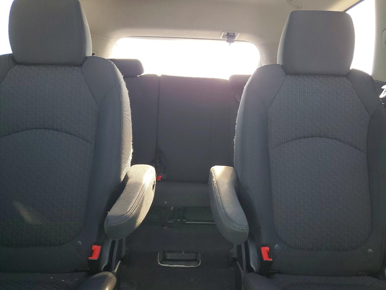 2011 Chevrolet Traverse Lt Gray vin: 1GNKVGED2BJ204799