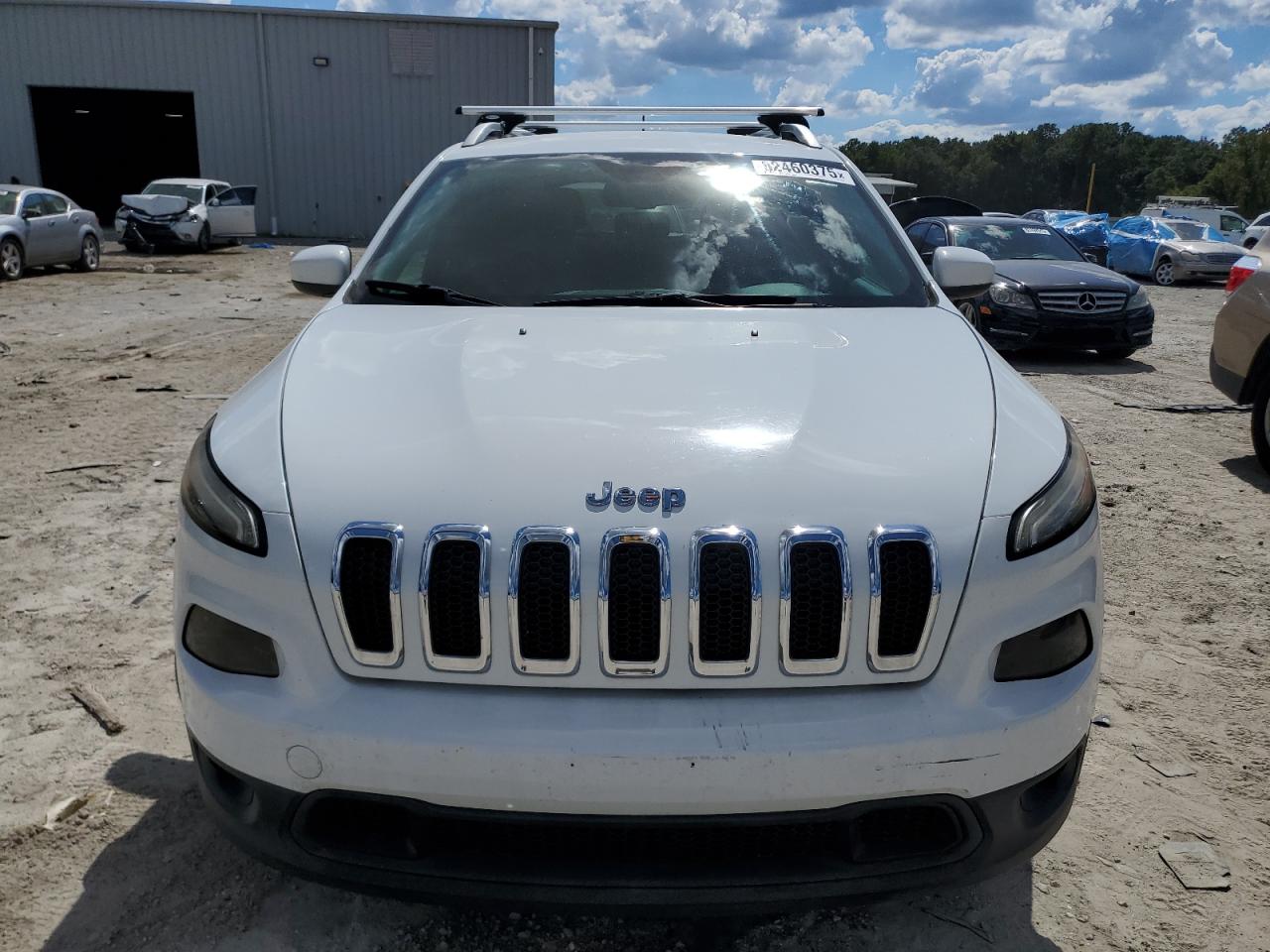2014 Jeep Cherokee Latitude White vin: 1C4PJLCBXEW157940