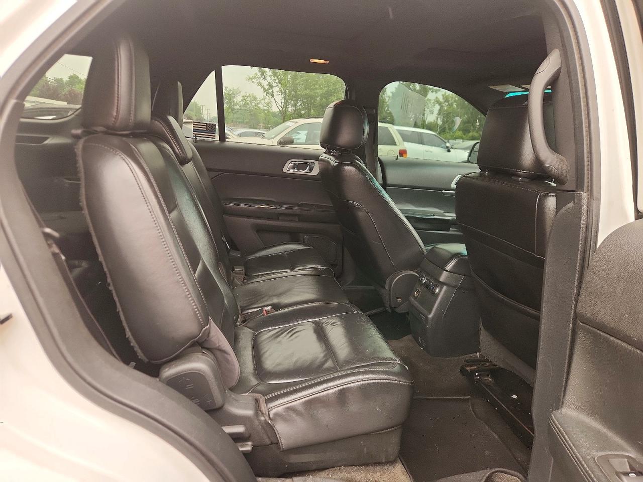 2011 Ford Explorer Xlt White vin: 1FMHK8D85BGA16762
