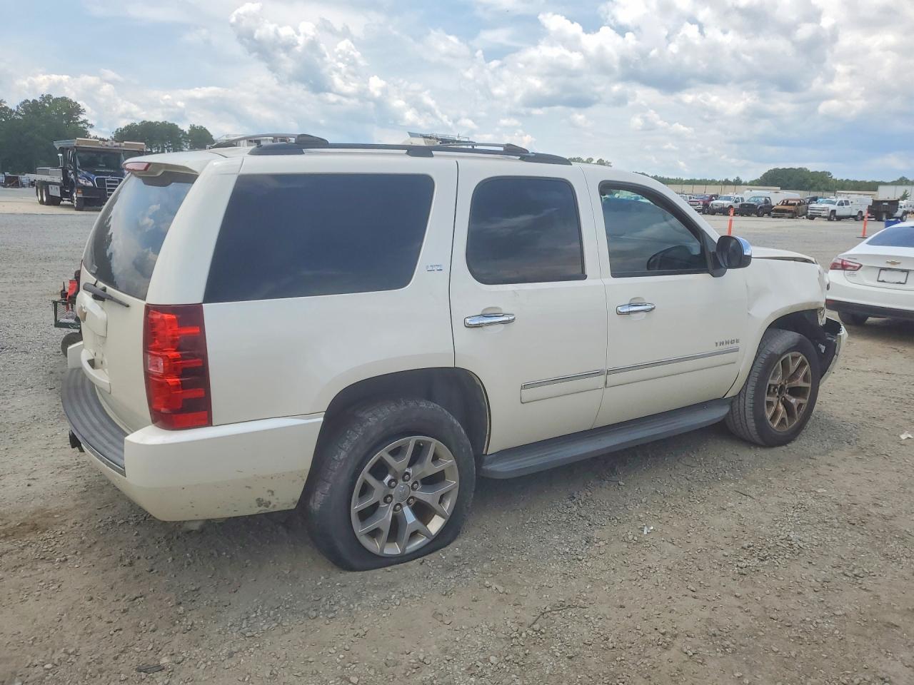 2013 Chevrolet Tahoe K1500 Ltz White vin: 1GNSKCE03DR265565