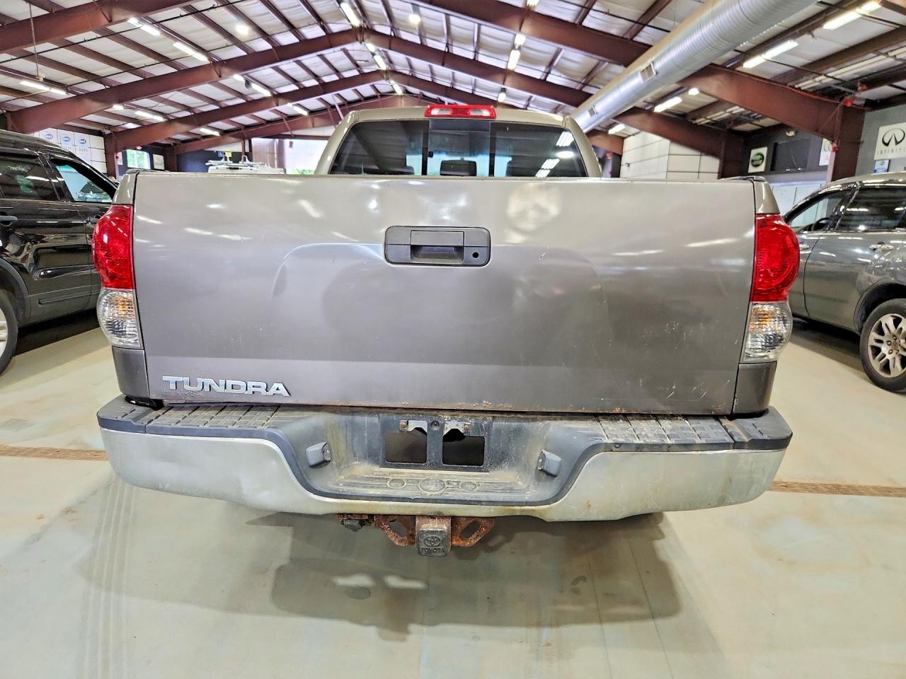 2008 Toyota Tundra Sr5 Gray vin: 5TBBT54188S458970