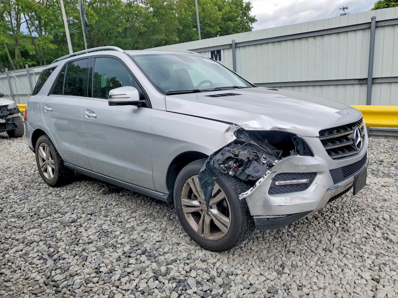 2015 Mercedes-benz Ml 350 4matic Серебряный vin: 4JGDA5HB9FA503770