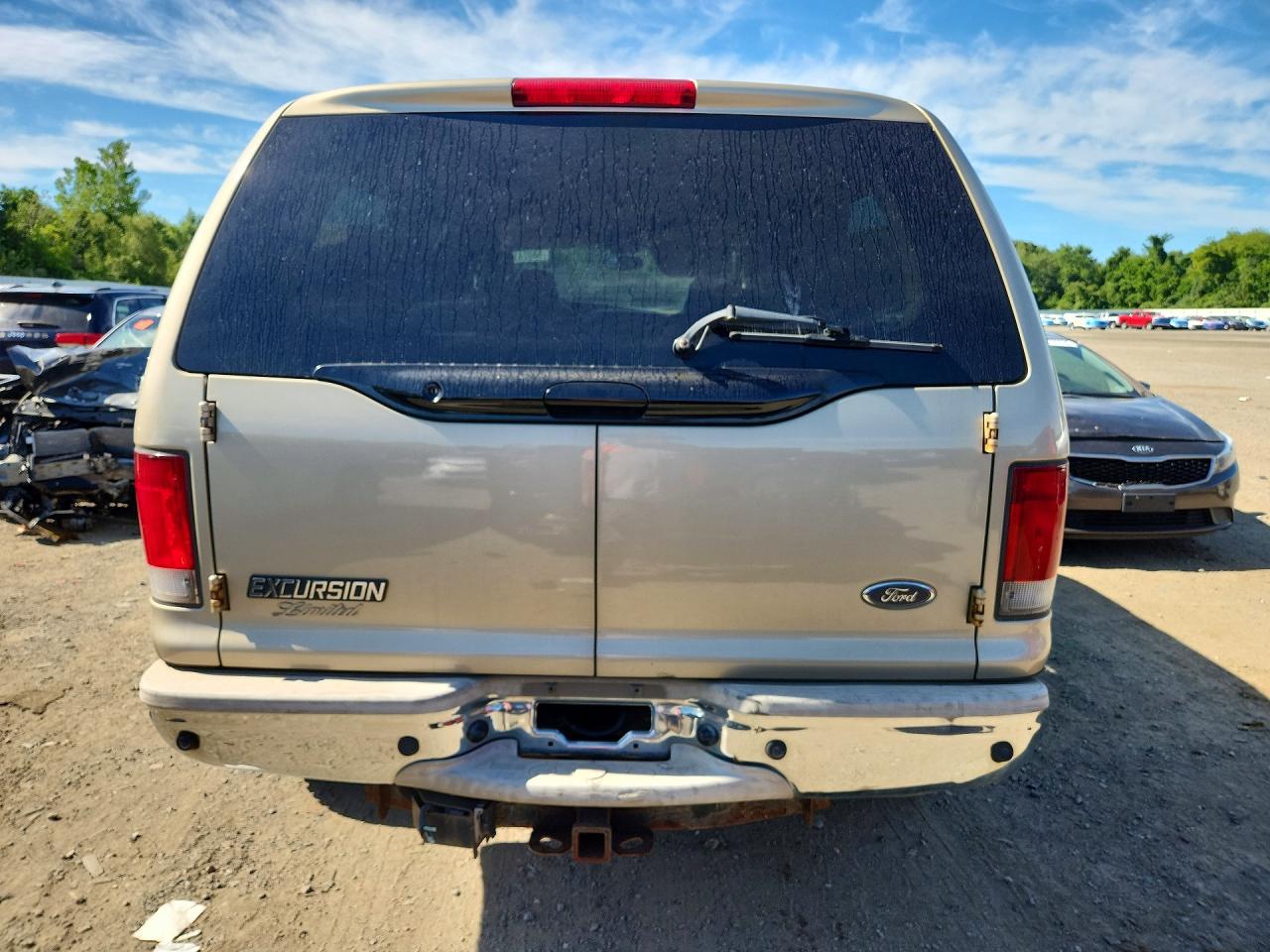 2005 Ford Excursion Limited Tan vin: 1FMNU43S75EA74181