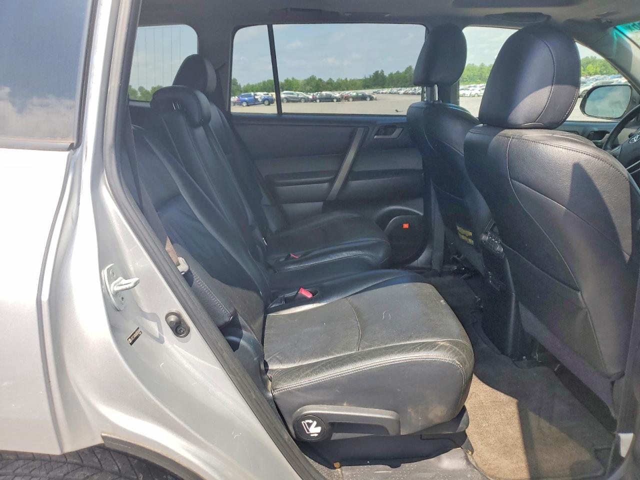 2008 Toyota Highlander Sport Серебряный vin: JTEES43A282025098