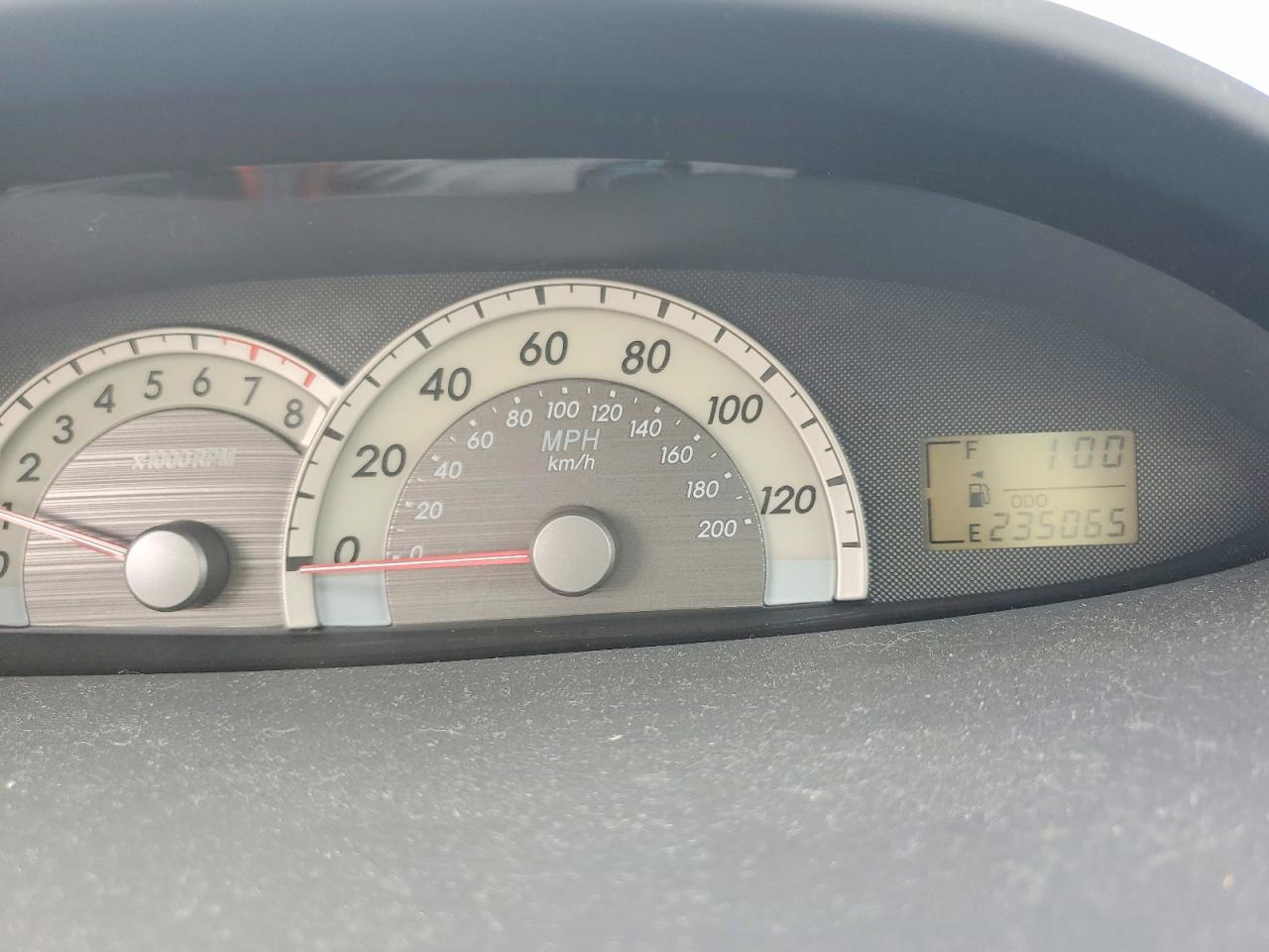 2007 Toyota Yaris Base Серебряный vin: JTDBT923X71048542