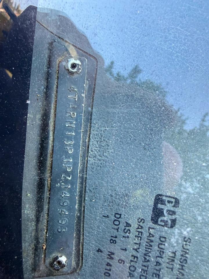 1993 Toyota Pickup Deluxe Gray vin: 4TARN13P1PZ149493
