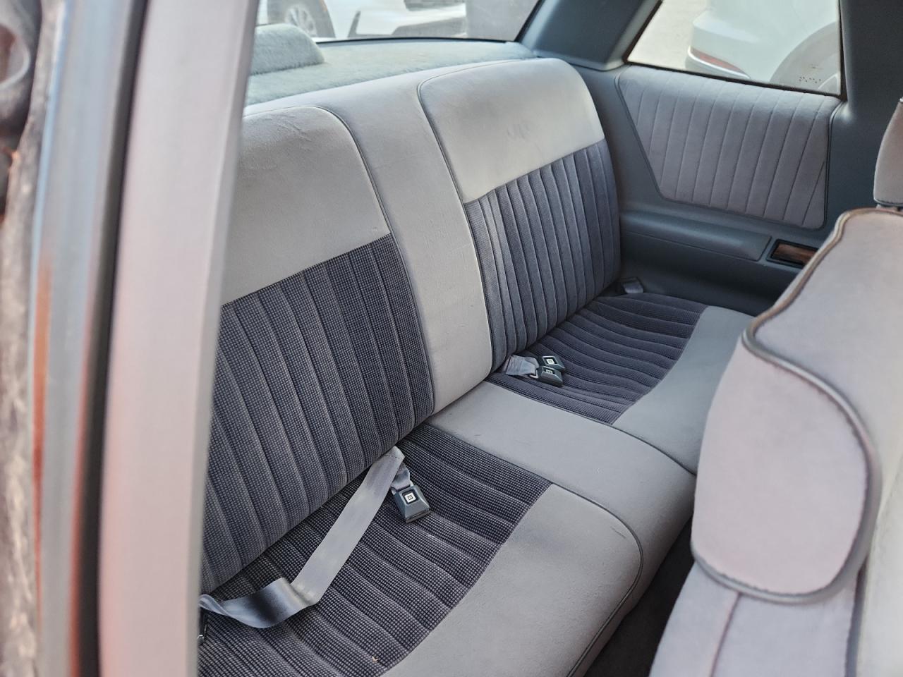 1988 Buick Regal Custom Серебряный vin: 2G4WB14W8J1411303