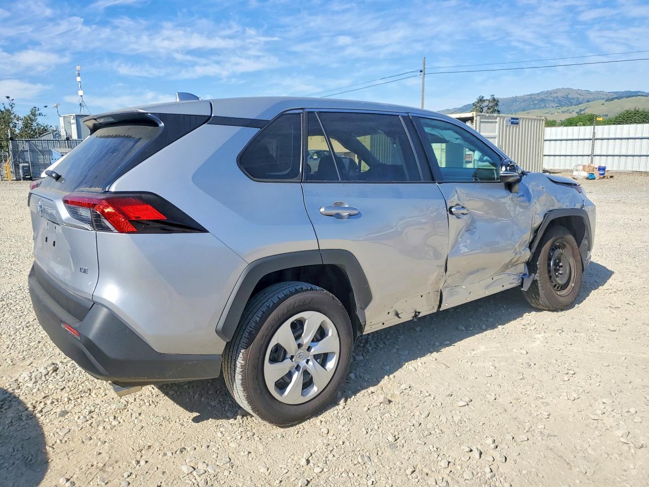 2024 Toyota Rav4 Le Silver vin: 2T3K1RFV0RC269686