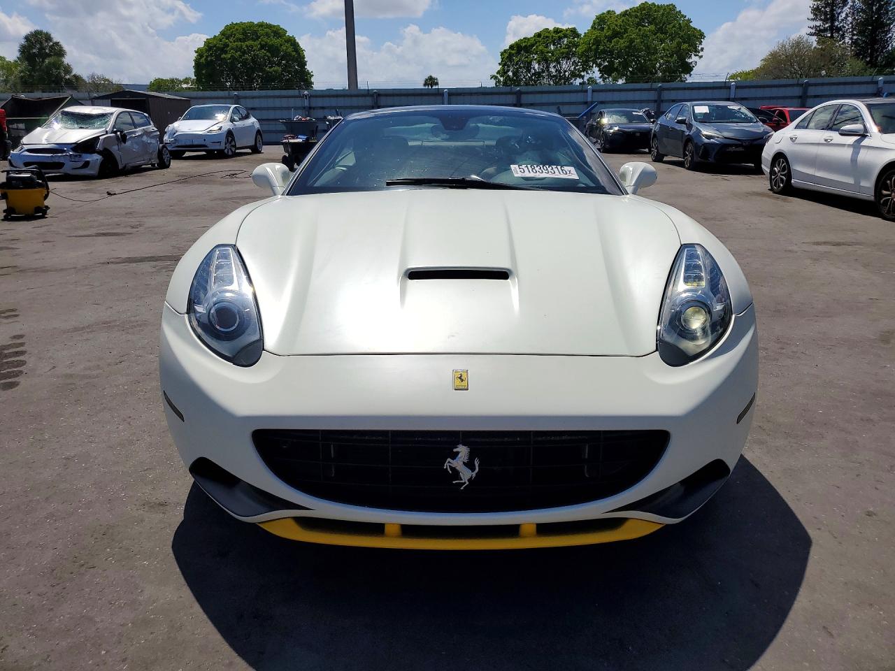 2011 Ferrari California White vin: ZFF65LJA3B0178624