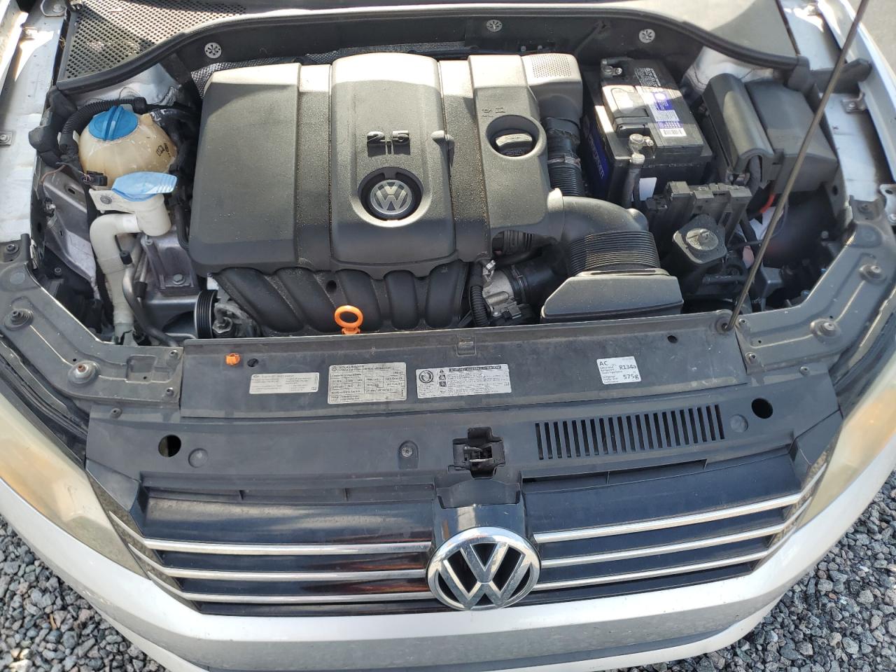 2012 Volkswagen Passat S Silver vin: 1VWAP7A3XCC031368