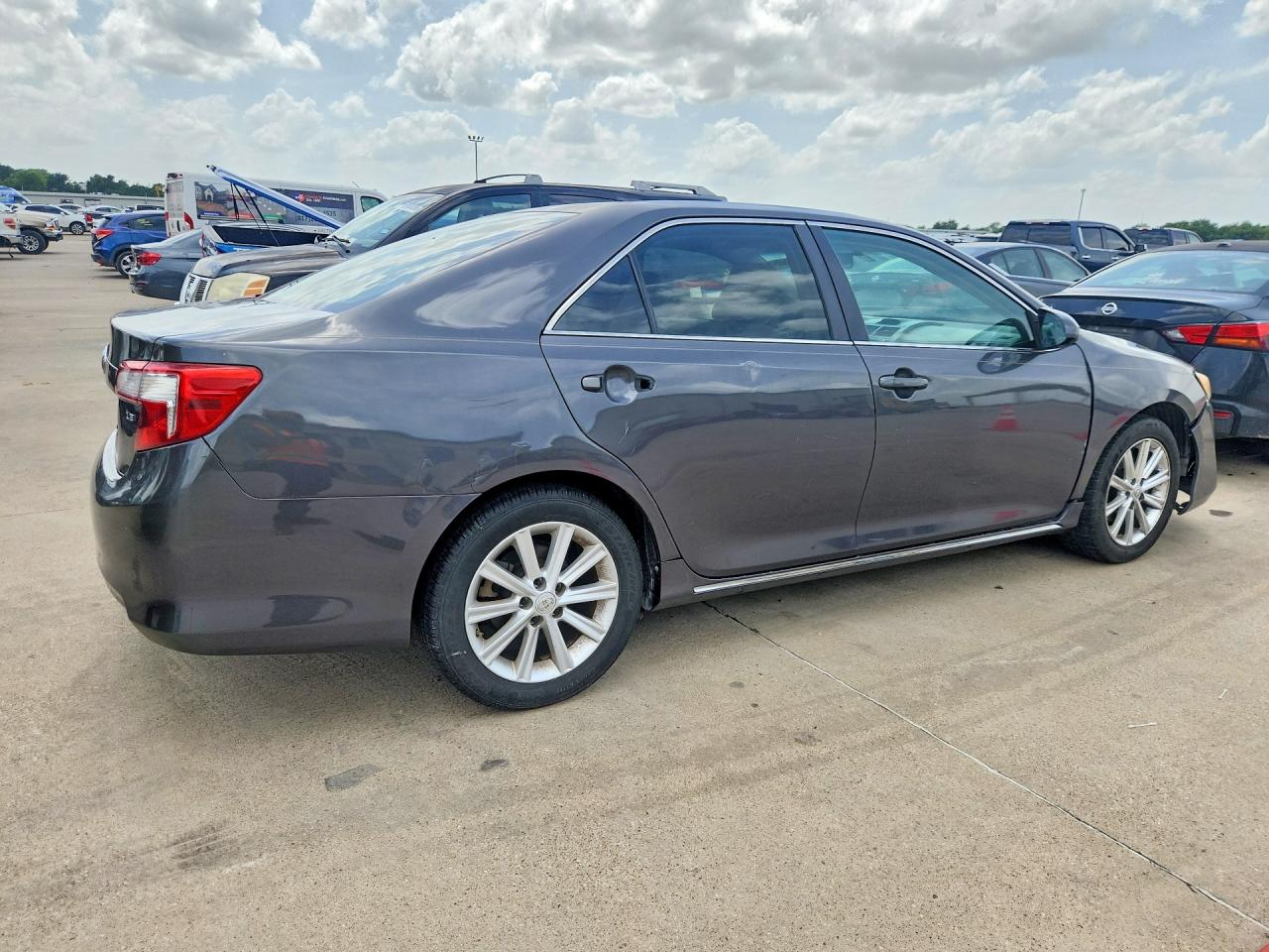 2013 Toyota Camry Le Gray vin: 4T4BF1FK8DR299873