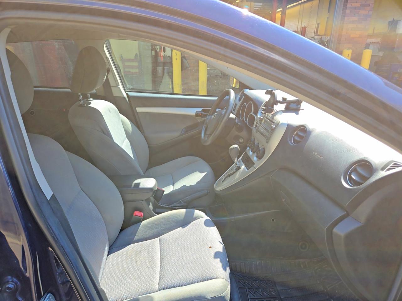 2009 Toyota Corolla Matrix Blue vin: 2T1KU40E49C046286