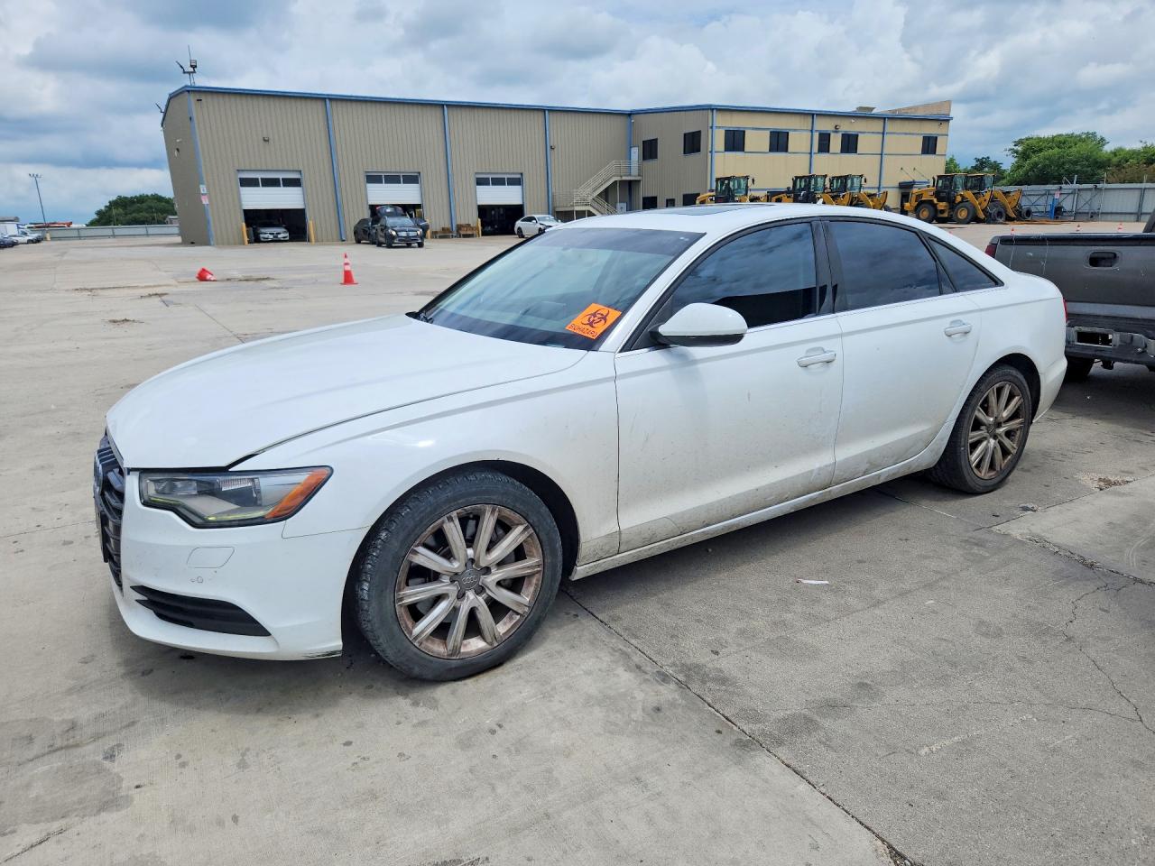 2014 Audi A6 Premium Plus Белый vin: WAUGFAFCXEN119914