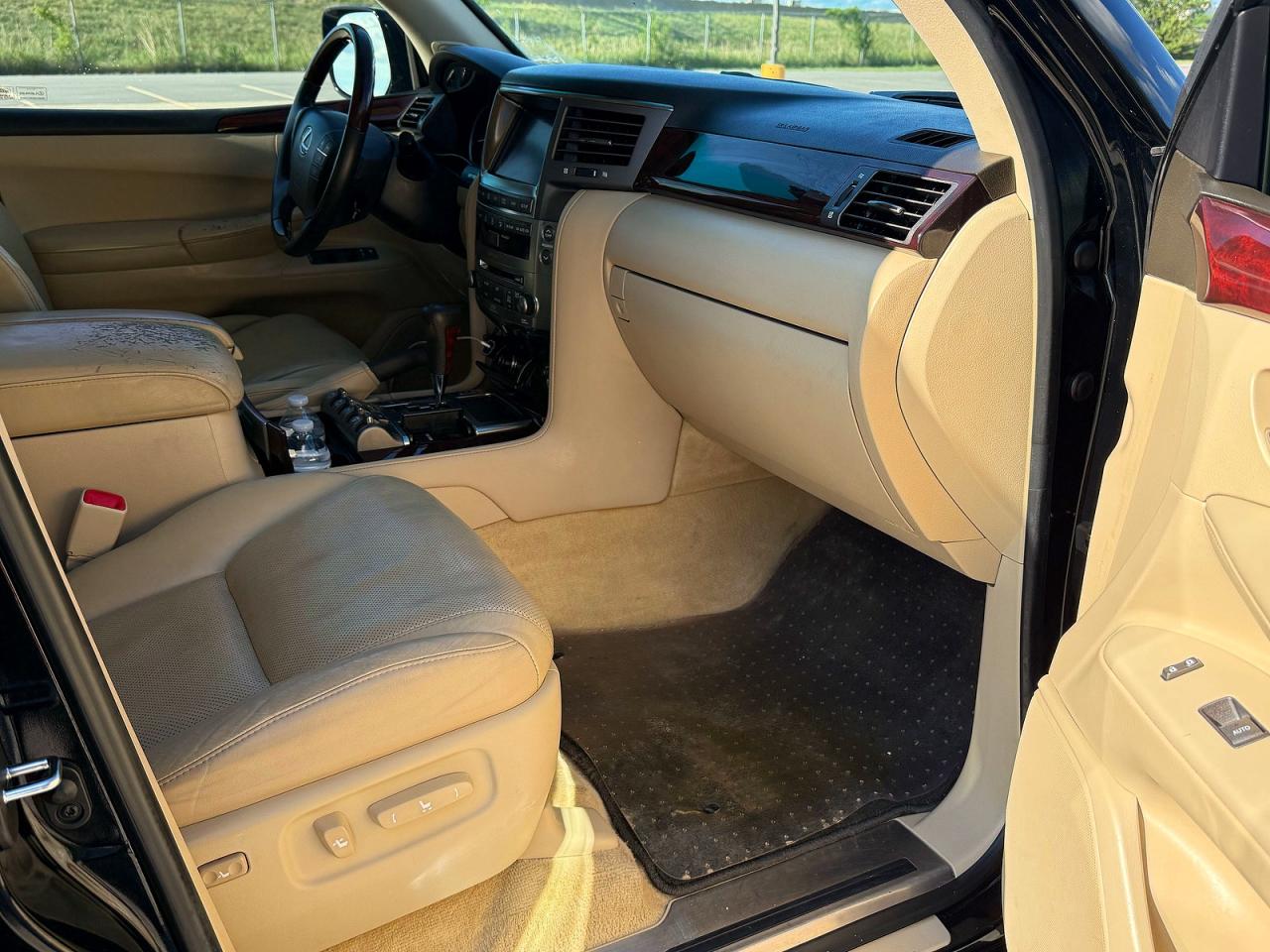 2011 Lexus Lx 570 Черный vin: JTJHY7AX5B4083143